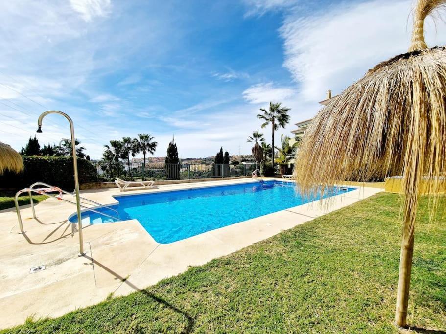 Ferienwohnung Royal Golf View: 2Br, Pools & Ac Sitio de Calahonda Exterior foto