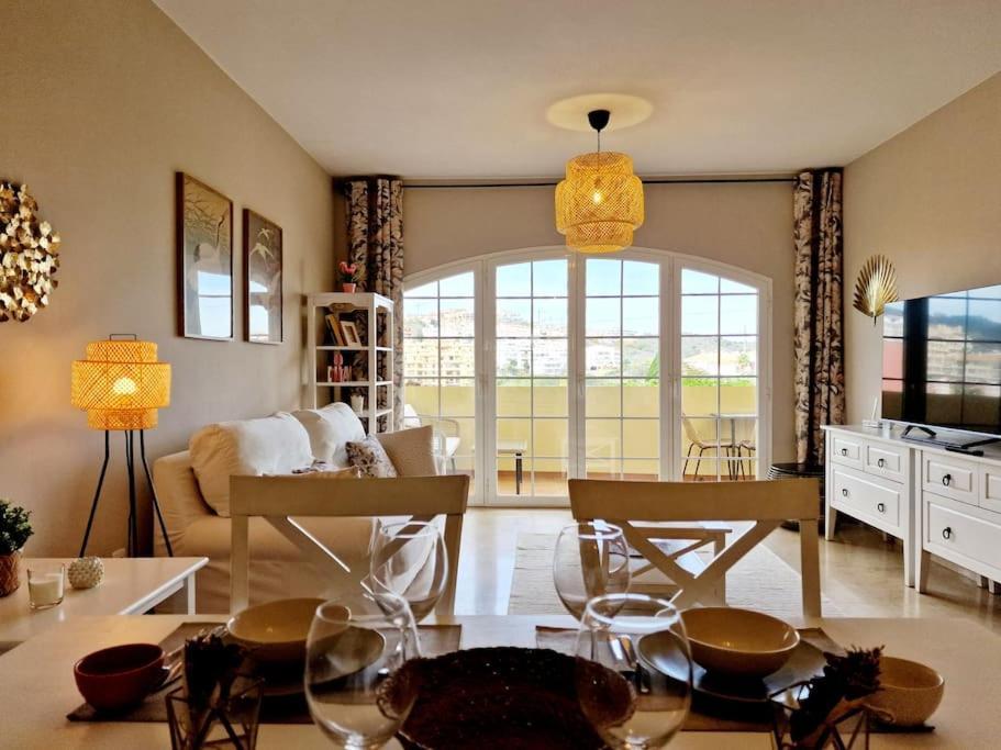 Ferienwohnung Royal Golf View: 2Br, Pools & Ac Sitio de Calahonda Exterior foto