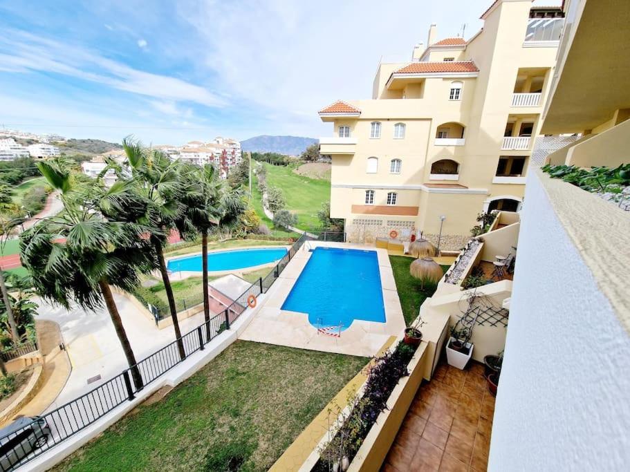 Ferienwohnung Royal Golf View: 2Br, Pools & Ac Sitio de Calahonda Exterior foto